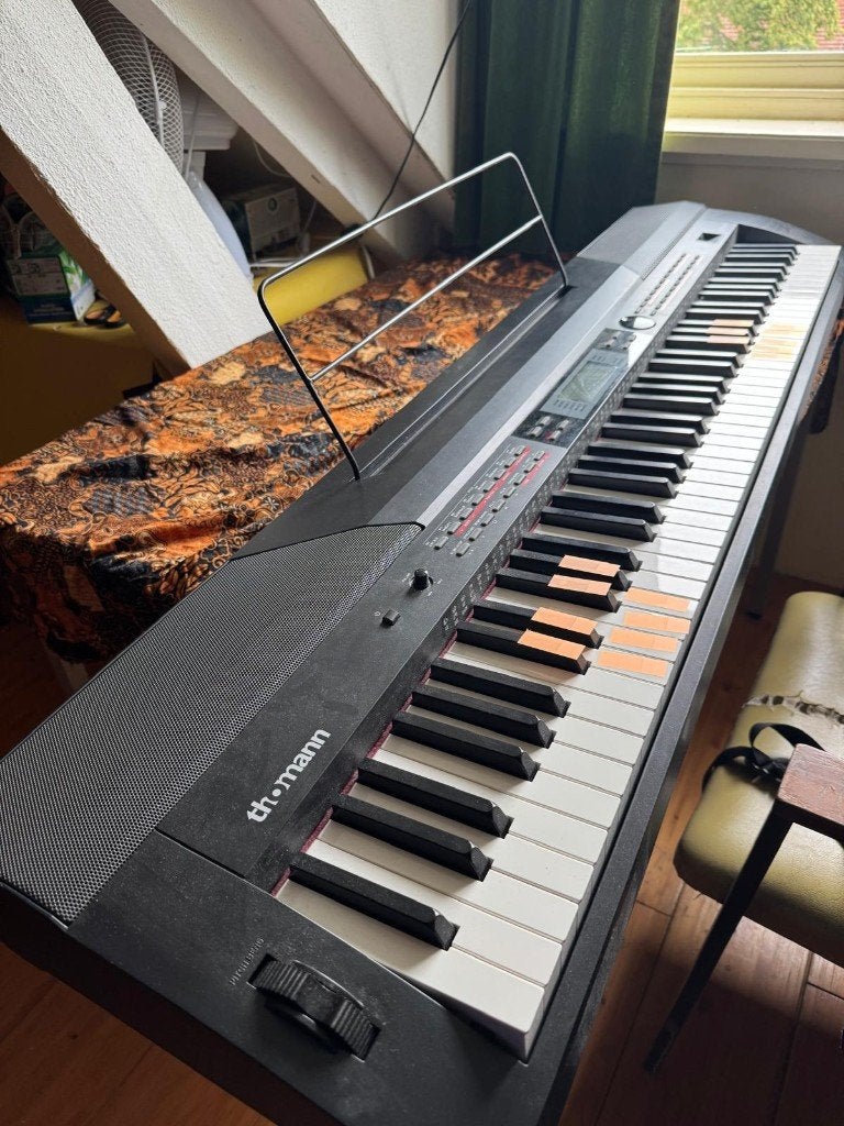 Thomann SP-5600 Digital Piano – Includes Original Stand, Gebruikt, 88 toetsen, Midi-aansluiting, Ophalen