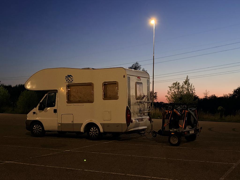 Zeer goed, compact, tot 6p: Knaus Sport Traveller 2005!, Caravans en Kamperen, Campers, Particulier, tot en met 6, Alkoof, Knaus