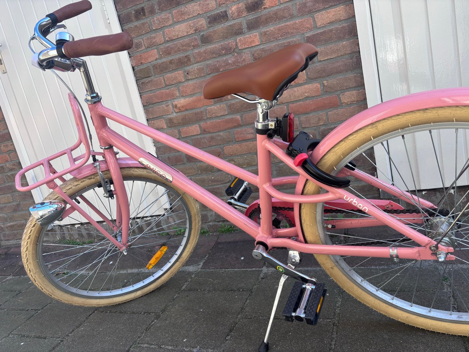 Roze Amigo Urban Meisjesfiets 22inch, Fietsen en Brommers, Terugtraprem, 24 inch, Ophalen of Verzenden, Handrem