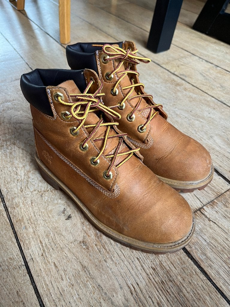 Timberland Boots Maat 37 - Geel / Wheat Nubuck, Geel, Lage of Enkellaarzen, Ophalen of Verzenden, Timberland