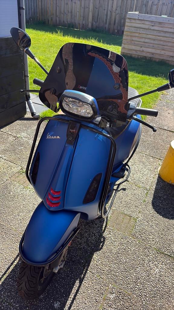 Vespa sprint 2021, Fietsen en Brommers, Scooters | Vespa, Ophalen, Maximaal 45 km/u, Vespa S, Zo goed als nieuw