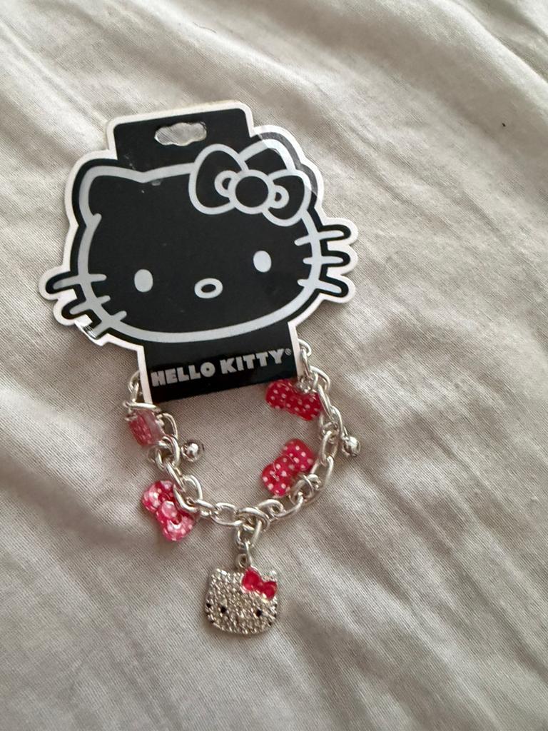 Hello Kitty Armband met bedels - Nieuw, Overige materialen, Nieuw, Ophalen of Verzenden, Met bedels of kralen