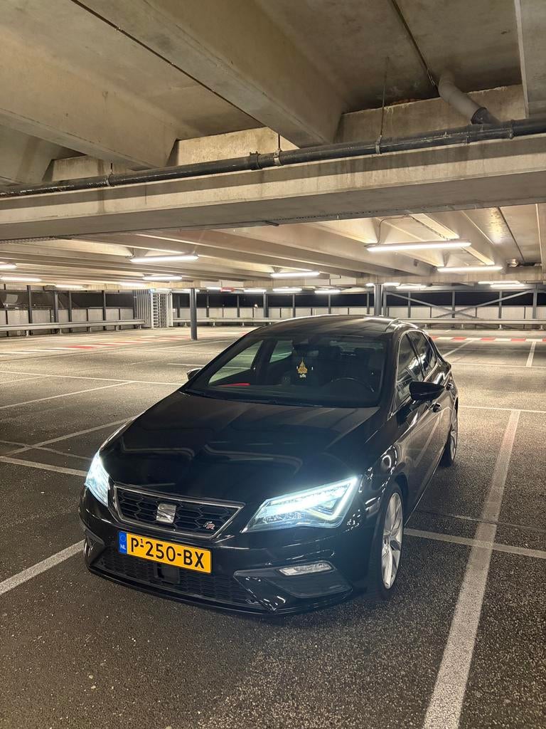 Seat Leon 1.4 TSI FR | PANO | CARPLAY | KEYLESS | LED | NAV, Auto's, Euro 5, Zwart, 4 cilinders, 150 pk
