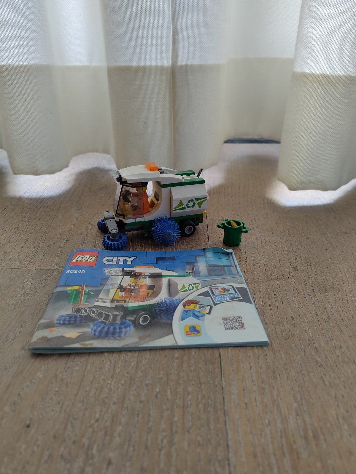 LEGO City Veegwagen 60249 (bezem ontbreekt), Ophalen of Verzenden