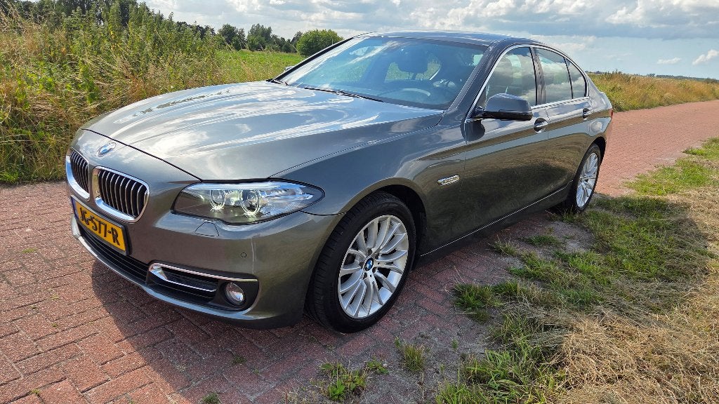 BMW 5-Serie 520d LCI Luxury line - 2015 - trekhaak, Auto's, Automaat, Achterwielaandrijving, 1995 cc, 2000 kg