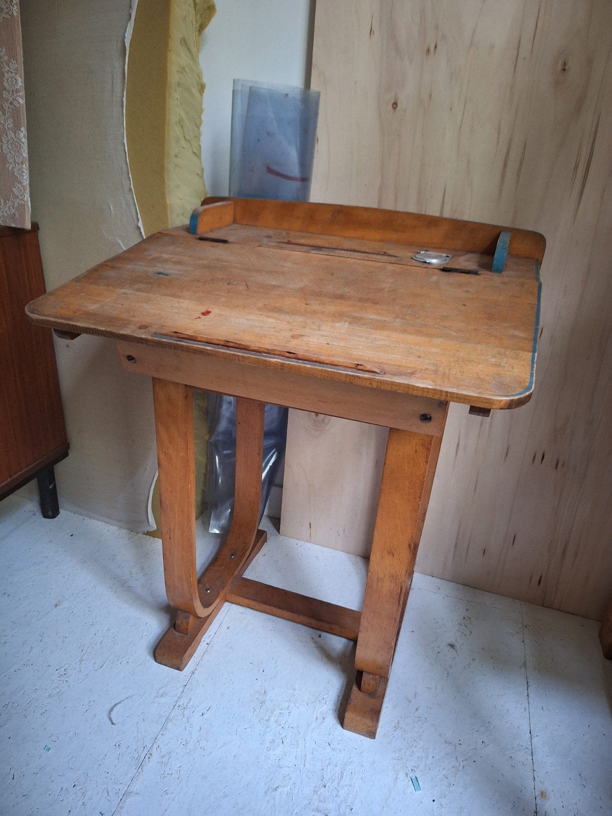 Vintage Lessenaartje - Houten Schoolbankje met Opbergvak, Antiek en Kunst, Ophalen of Verzenden