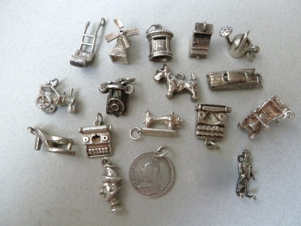 Diverse oude bedels zilver Typemachine, Gieter, Postbus, Verzenden, Zilver, Hanger