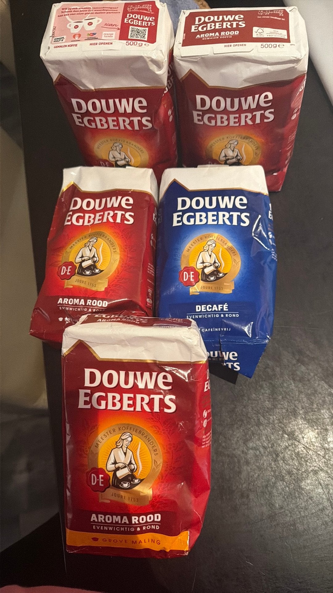 5 pakken douwe egberts, Ophalen