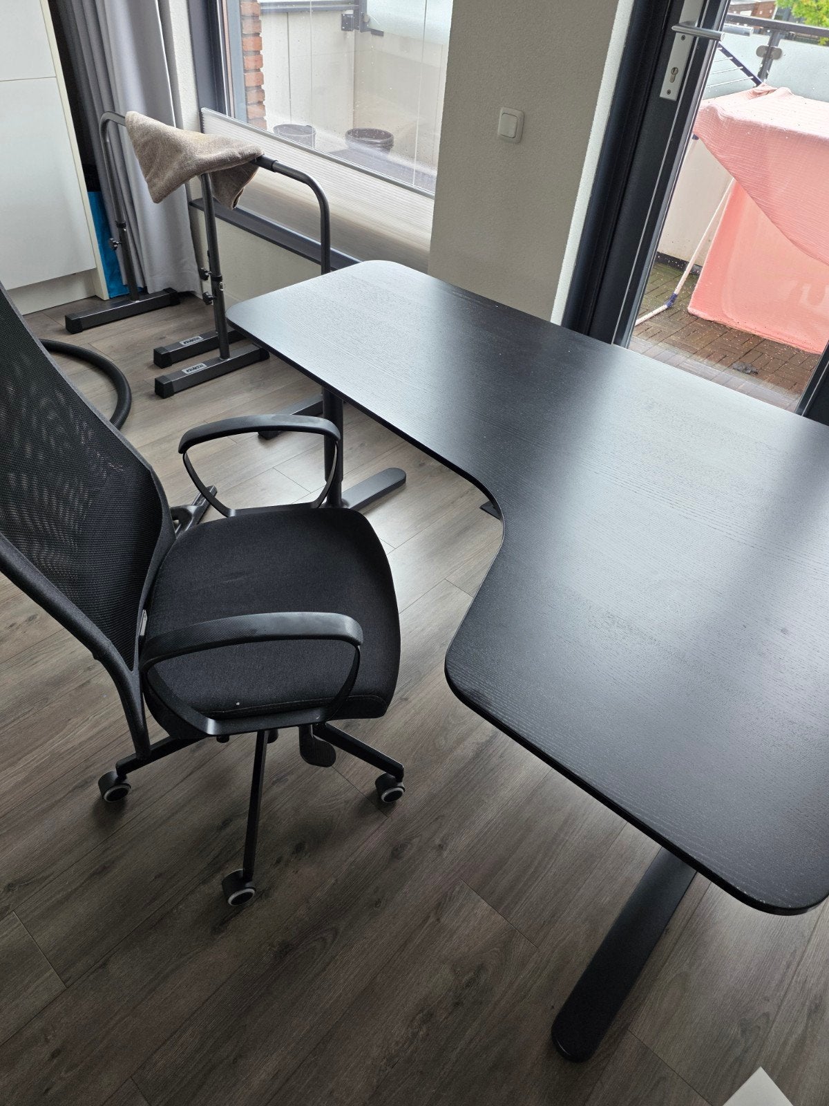 Bureau Bekant en stoel Markus ikea, Huis en Inrichting, Bureaus, Ophalen, Gebruikt