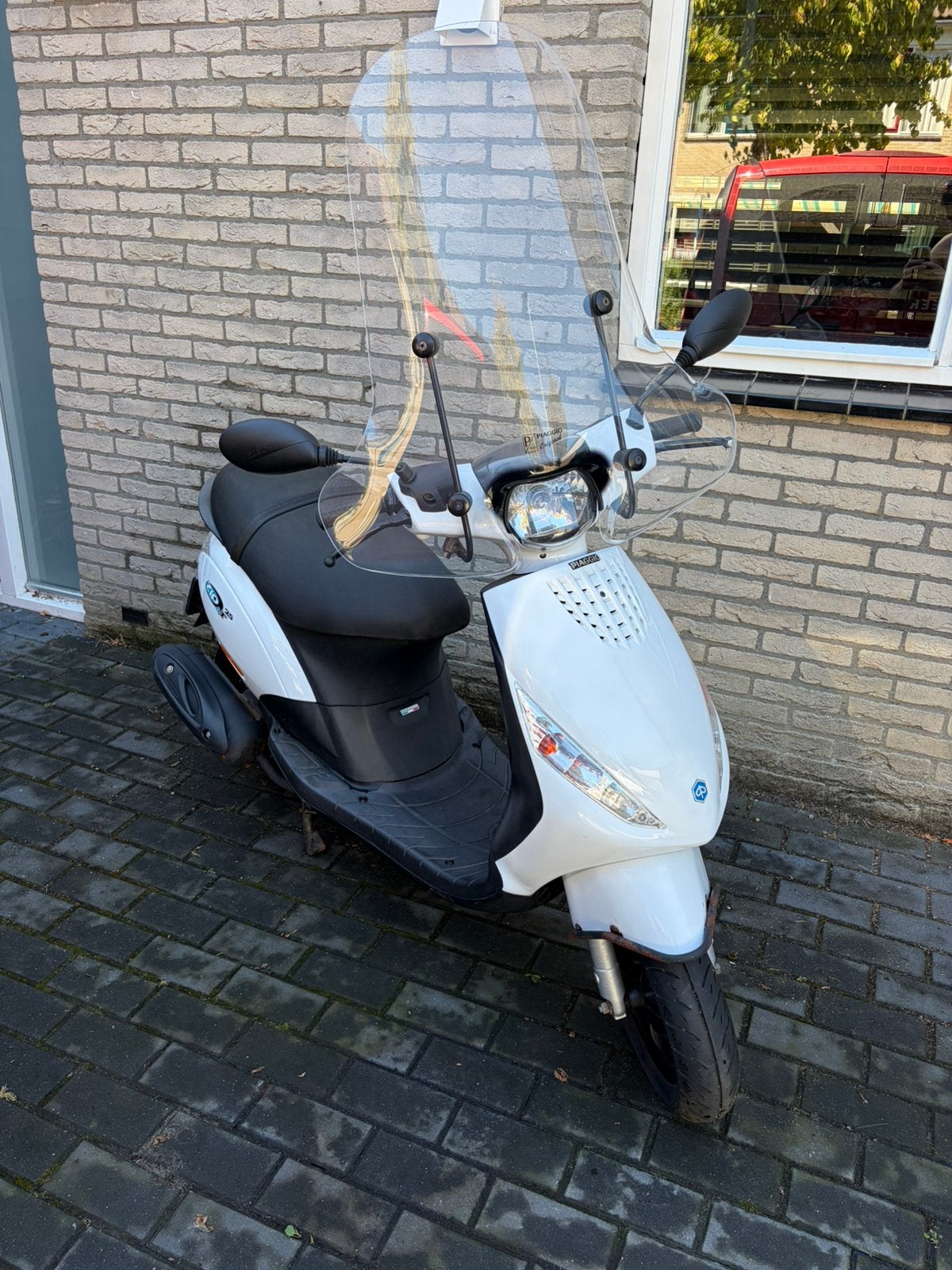 Piaggio Zip wit 50cc 4T 45km/u 2014 +\- 5900km, Ophalen, Maximaal 45 km/u, Zip, Zo goed als nieuw