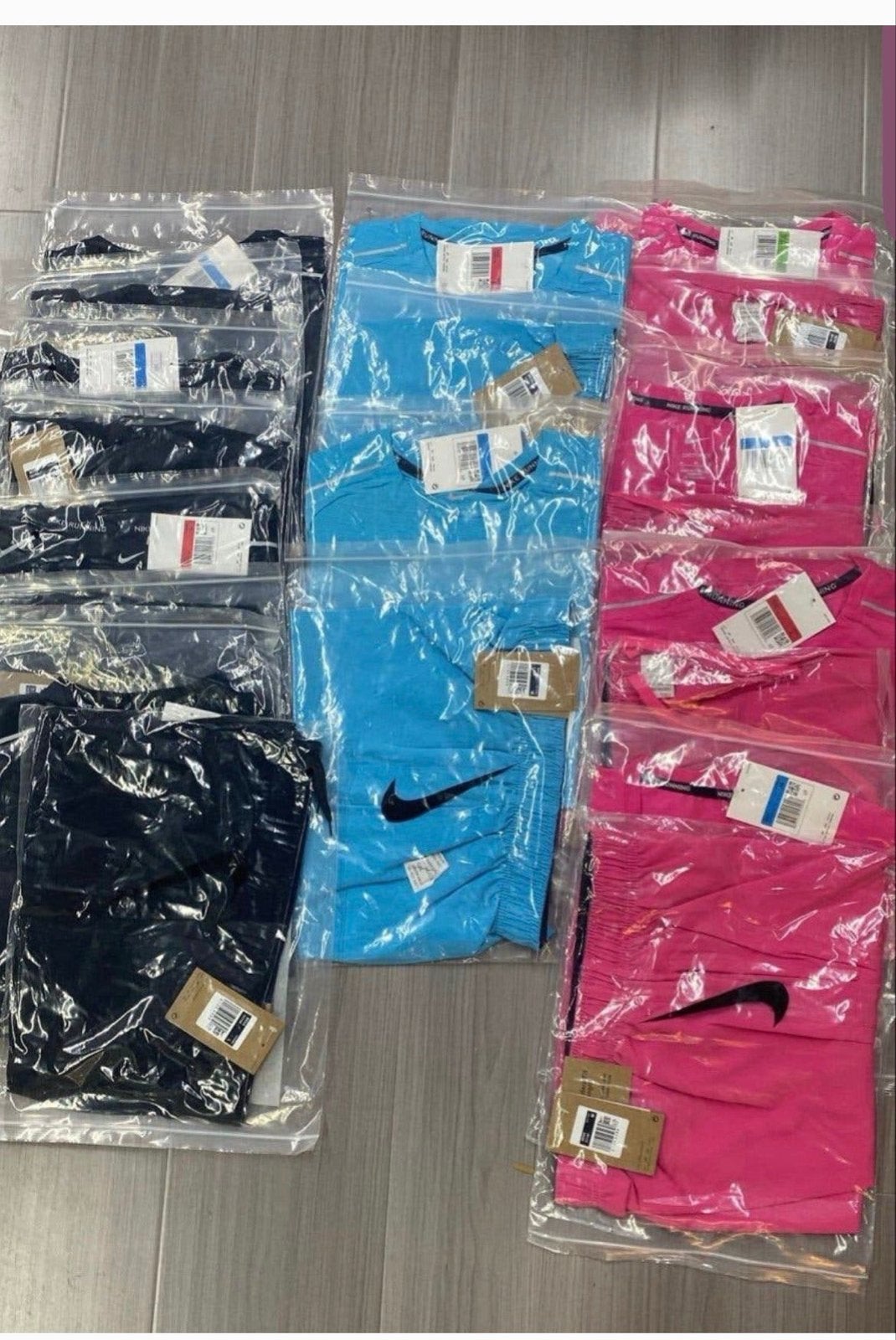 Nike sportset: T-shirt en korte broek, Meerkleurig, Nieuw, Overige maten, Ophalen of Verzenden