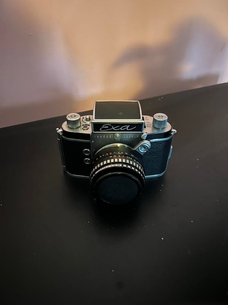 Vintage Exa spiegelreflexcamera met lens, Audio, Tv en Foto, Fotocamera's Analoog, Ophalen of Verzenden, Gebruikt, Spiegelreflex