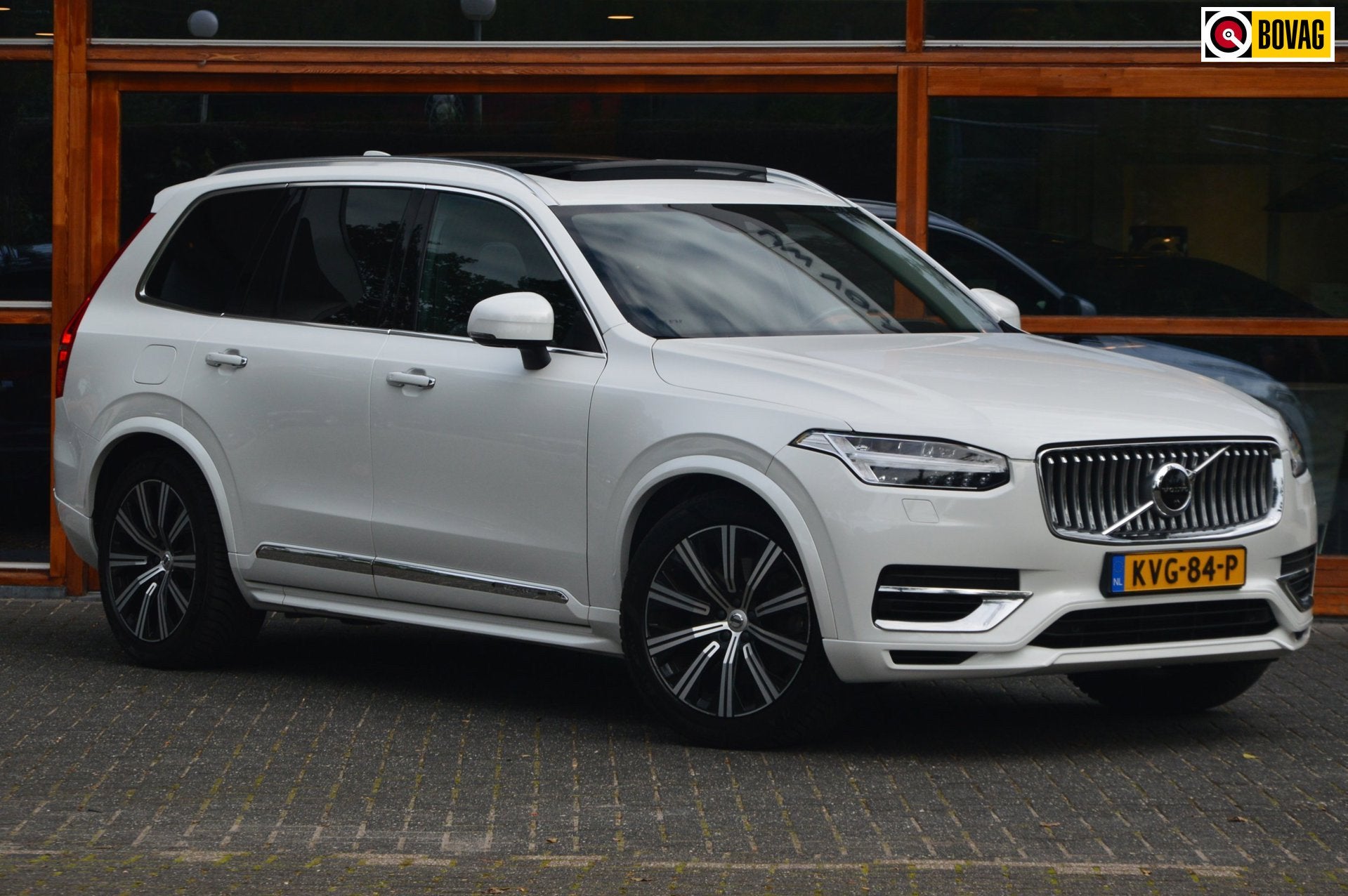 Volvo XC90 T8 Recharge LONG RANGE | Luchtvering | Bowers & W, Auto's, Gebruikt, 4 cilinders, 7 stoelen, Wit