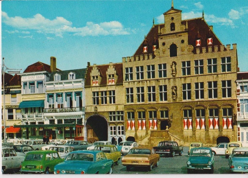 Bergen op Zoom met auto's , VW Karmann Ghia, DAF 33, Ophalen of Verzenden, 1960 tot 1980, Gelopen, Noord-Brabant