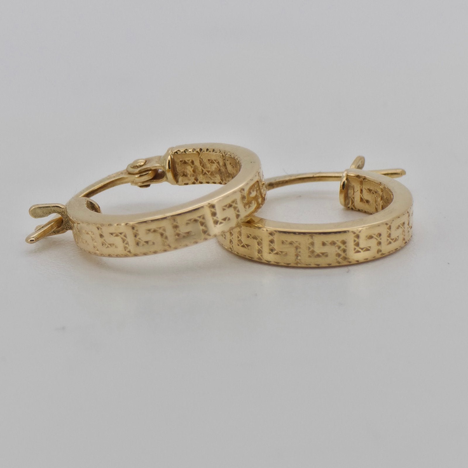 Gouden Oorbellen 18K 750 - Klassiek Design, Ophalen of Verzenden, Zo goed als nieuw, Goud, Hangers