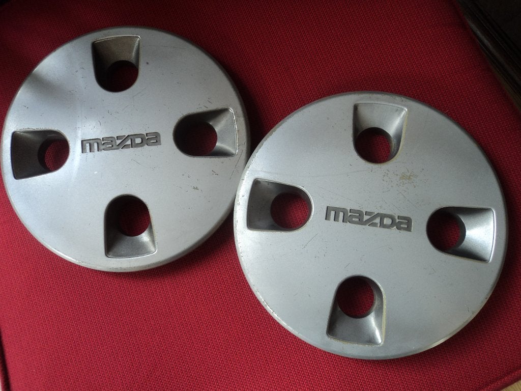 Mazda wieldoppen (2 stuks), Ophalen of Verzenden, Gebruikt