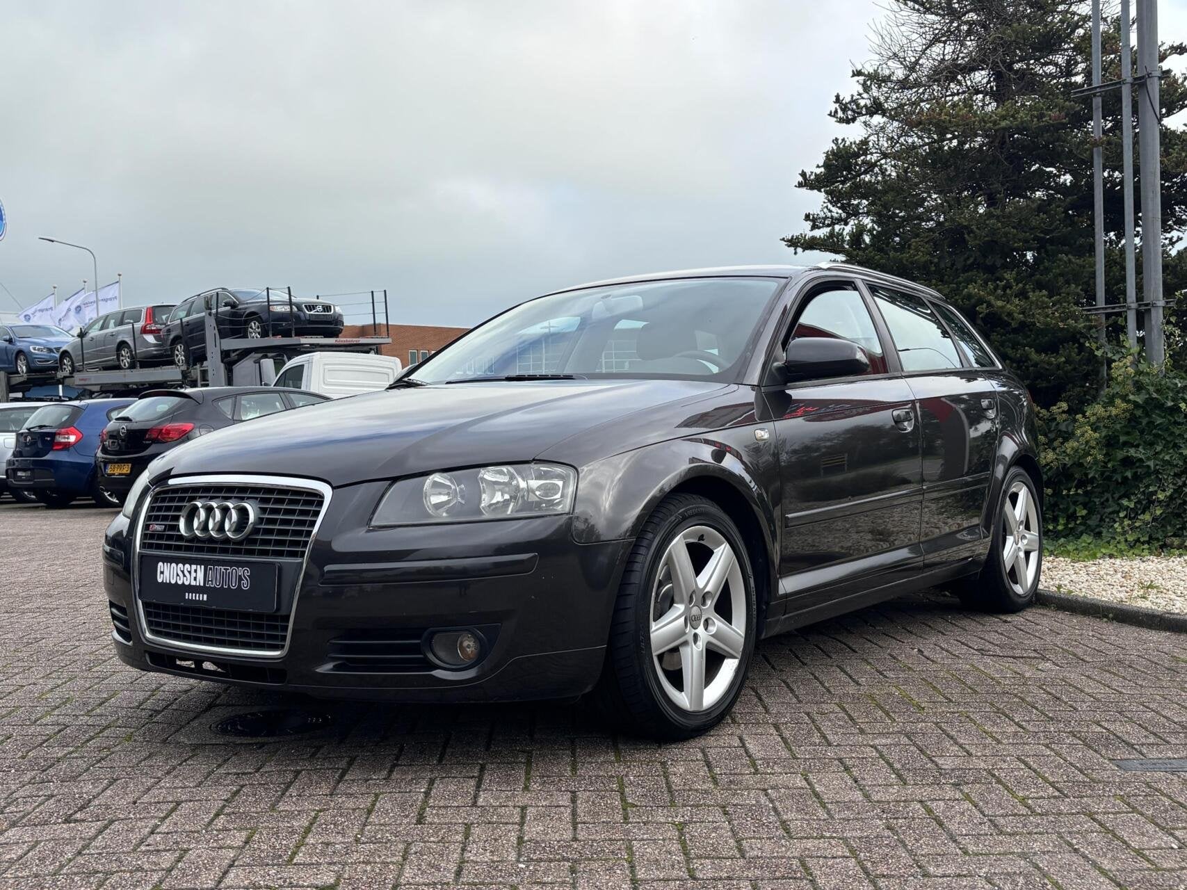Audi A3 1.6 Ambiente Sportback, Clima. Cruise. Trekhaak!, Voorwielaandrijving, Stof, Gebruikt, 116 pk