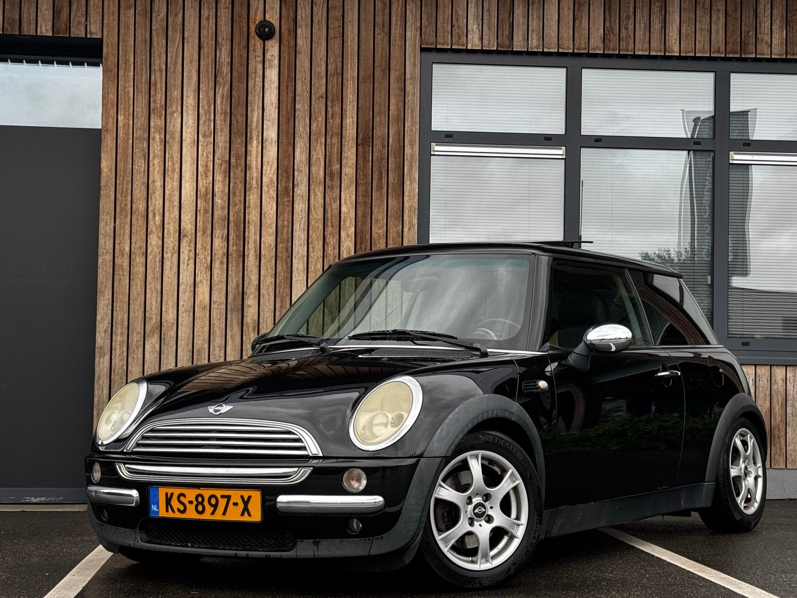 Nette Mini Cooper 1.6 met panoramadak/leer/stoelverwarming!, Voorwielaandrijving, 15 km/l, 4 cilinders, 4 stoelen
