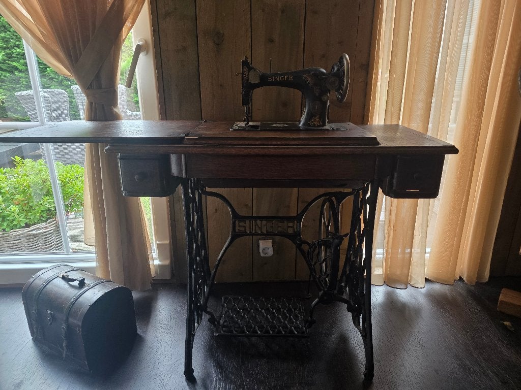 Ouderwetse naaimachine, Antiek en Kunst, Ophalen
