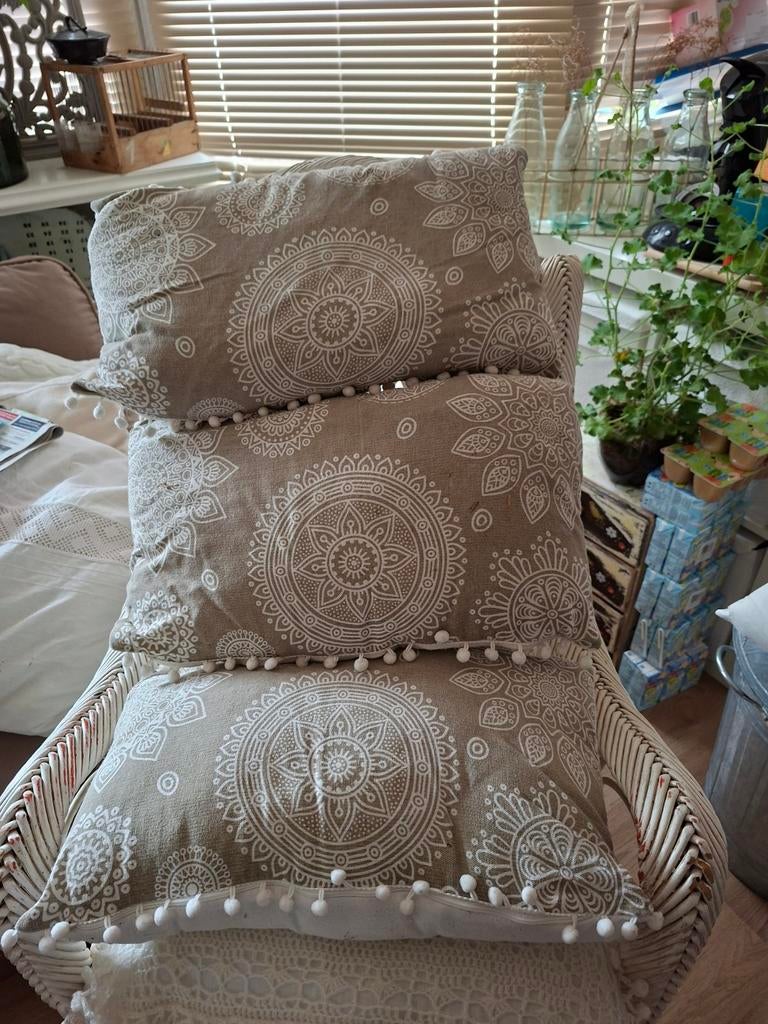 Set van 3 decoratieve kussens met pompons, Ophalen, Gebruikt, Beige, Rechthoekig