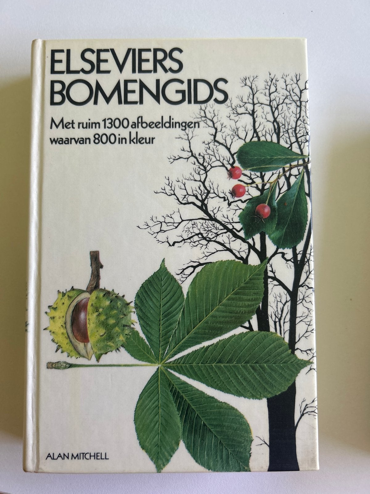 Elseviers Bomengids - Alan Mitchell (Natuurboek), Boeken, Ophalen of Verzenden, Gelezen, Bloemen, Planten en Bomen