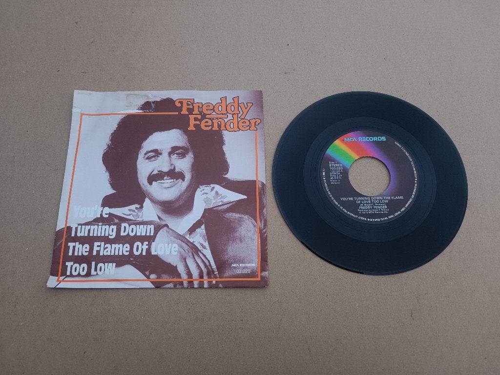 Single: Freddy Fender - You're Turning Down The Flame (1979), Cd's en Dvd's, Vinyl Singles, Gebruikt, Pop, 7 inch, Verzenden