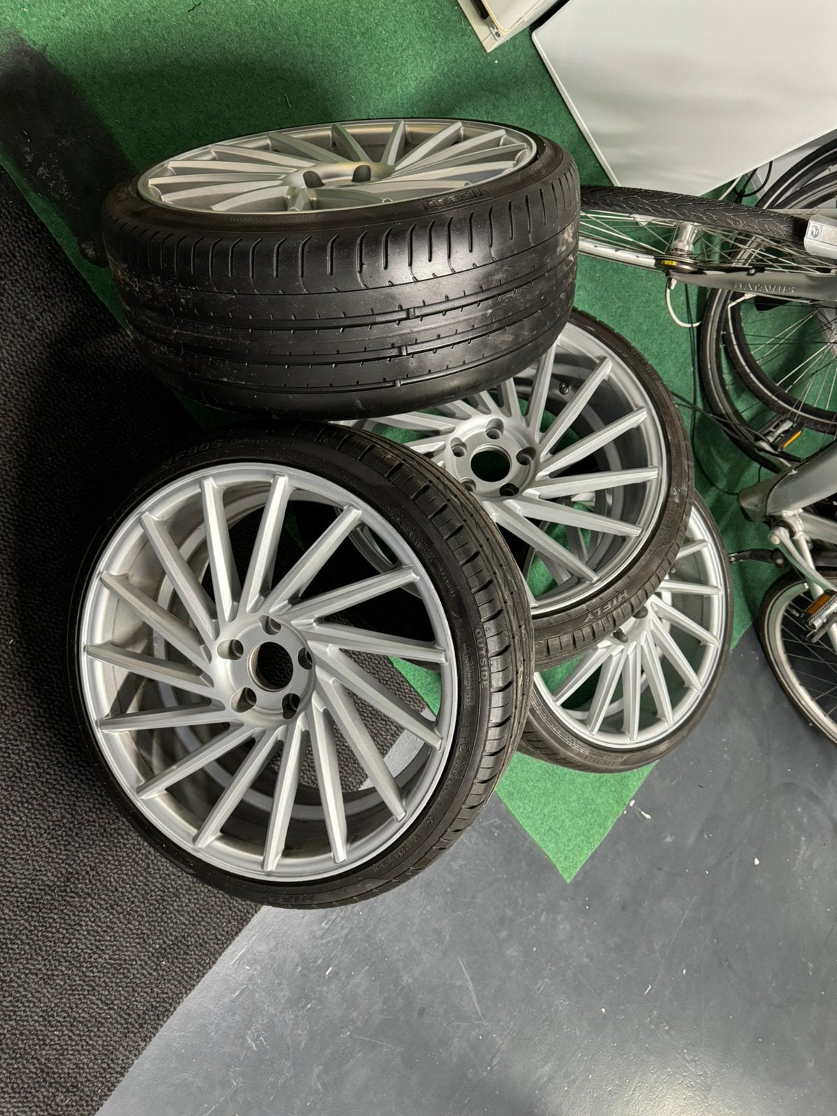 Keskin KT17 Hurricane Silver 19 inch zomerset 5x112, Auto-onderdelen, Banden en Velgen, 19 inch, Gebruikt, Banden en Velgen, Ophalen of Verzenden