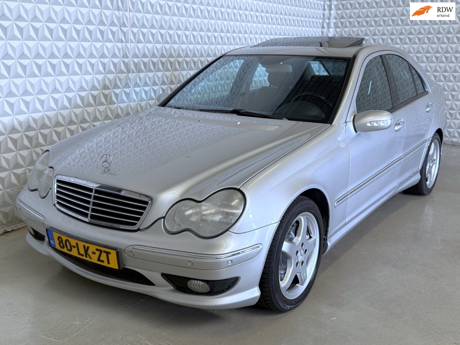 Mercedes-Benz C-klasse AMG 32 V6 Kompressor / 260kW - 354PK!, Automaat, Achterwielaandrijving, Gebruikt, Zwart