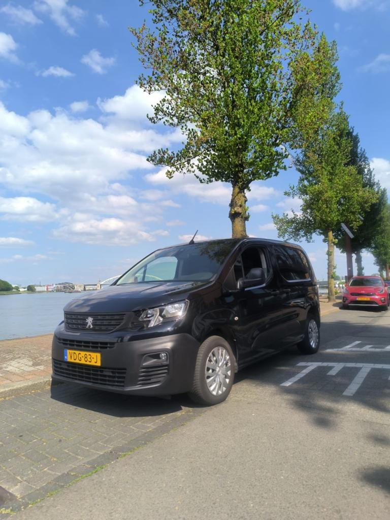 Peugeot Partner 1.5 ,130pk ,2020 -Zwart, Auto's, Bestelauto's, Euro 6, 4 cilinders, Zwart, Origineel Nederlands