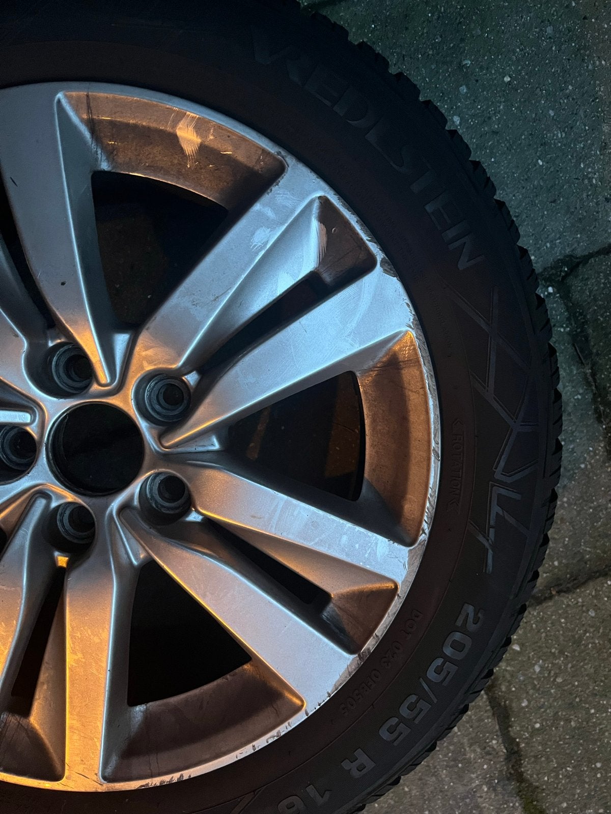 Vredestein Wint. 205/55 R16 en GoodYear ultragrip 9  op velg, Ophalen, Gebruikt, 16 inch, Banden en Velgen