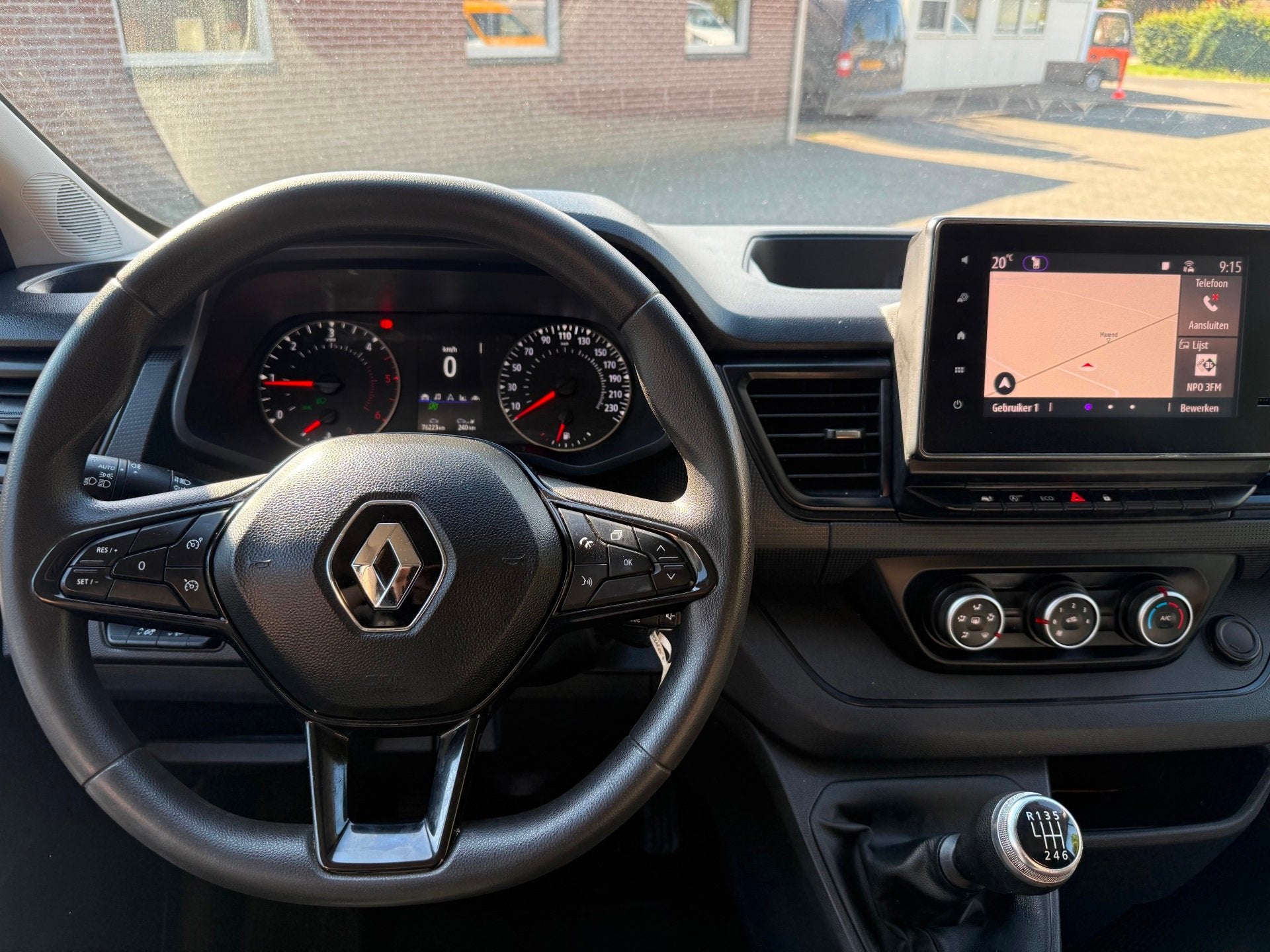 Renault Trafic 2.0 dCi T29 L1H1 camera navi airco cruise, Voorwielaandrijving, Gebruikt, Euro 6, 4 cilinders