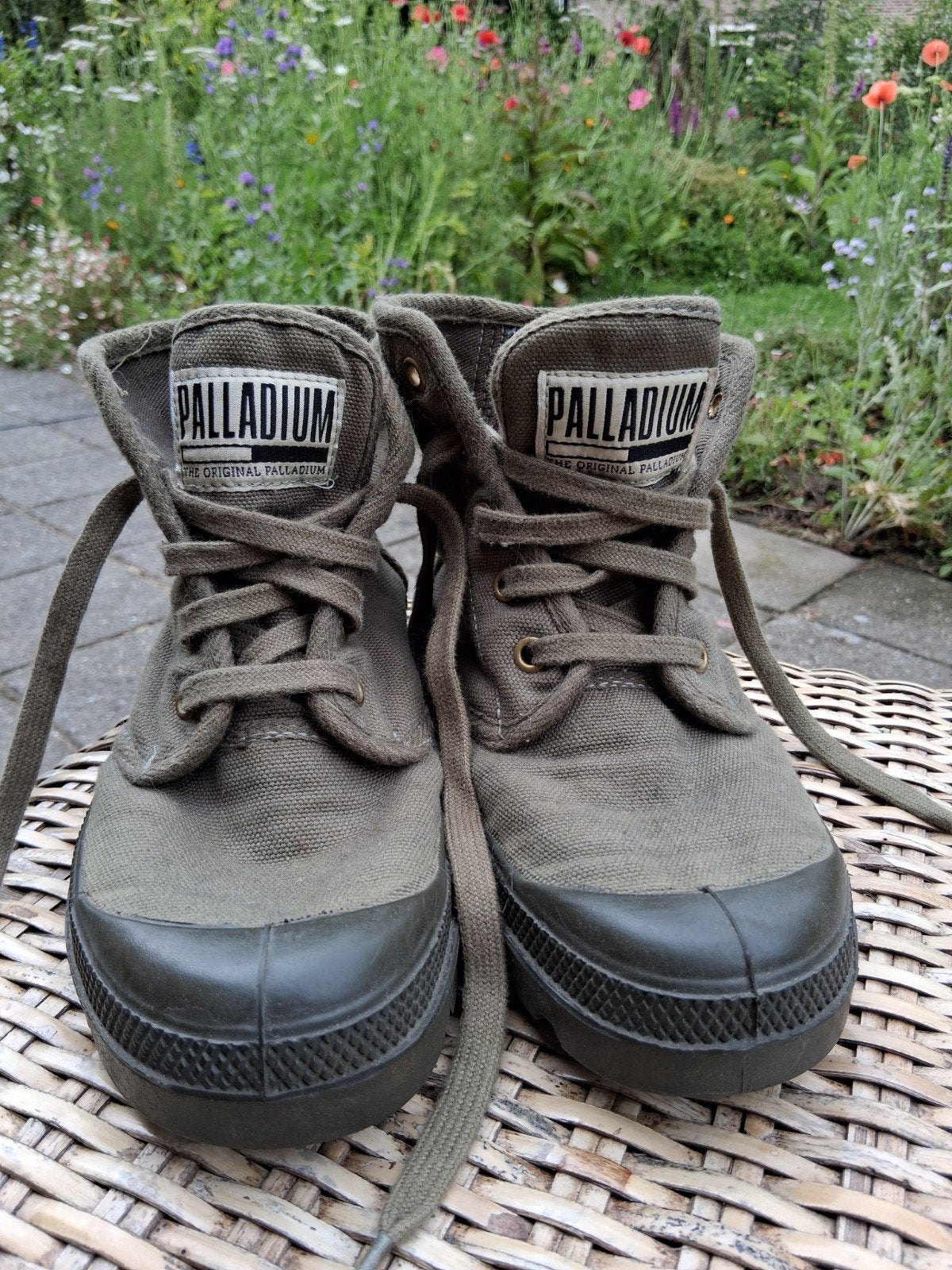 Palladium leger groen maat 37.
Zien er goed uit.
Weinig gedr, Palladium, Ophalen of Verzenden, Zo goed als nieuw, Groen