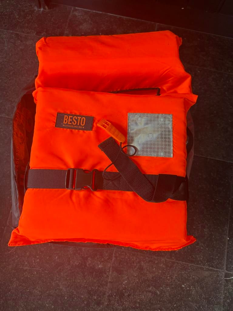 Nieuw Besto Reddingsvest 100N - Oranje, Ophalen of Verzenden, Nieuw, Dame of Heer, Reddingsvest of Zwemvest
