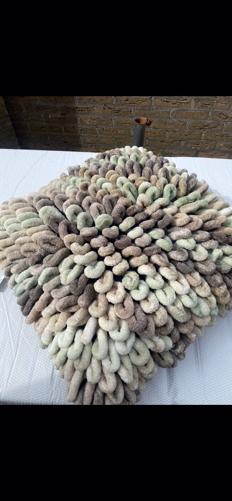Sierkussen, Huis en Inrichting, Woonaccessoires | Kussens, Ophalen of Verzenden, Zo goed als nieuw, Beige, Vierkant