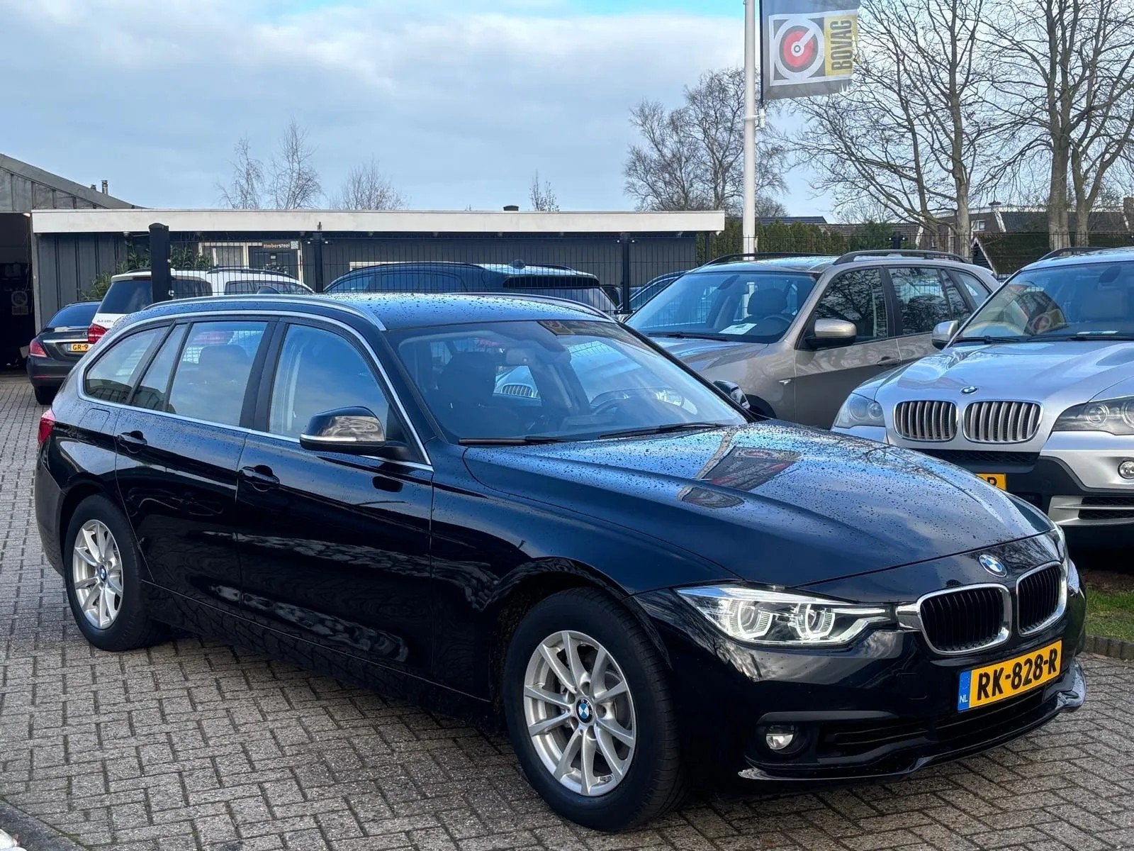 BMW 3-serie 318i Touring Automaat Zwart 2017 Xenon NL Auto, Automaat, Gebruikt, 1465 kg, Zwart