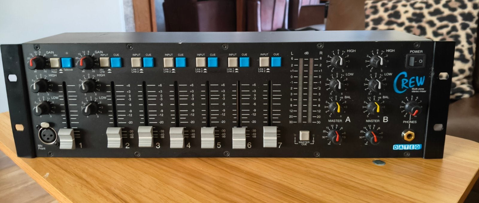DATEQ CREW HELE NETTE, Muziek en Instrumenten, Mengpanelen, Ophalen, Zo goed als nieuw, 5 tot 10 kanalen