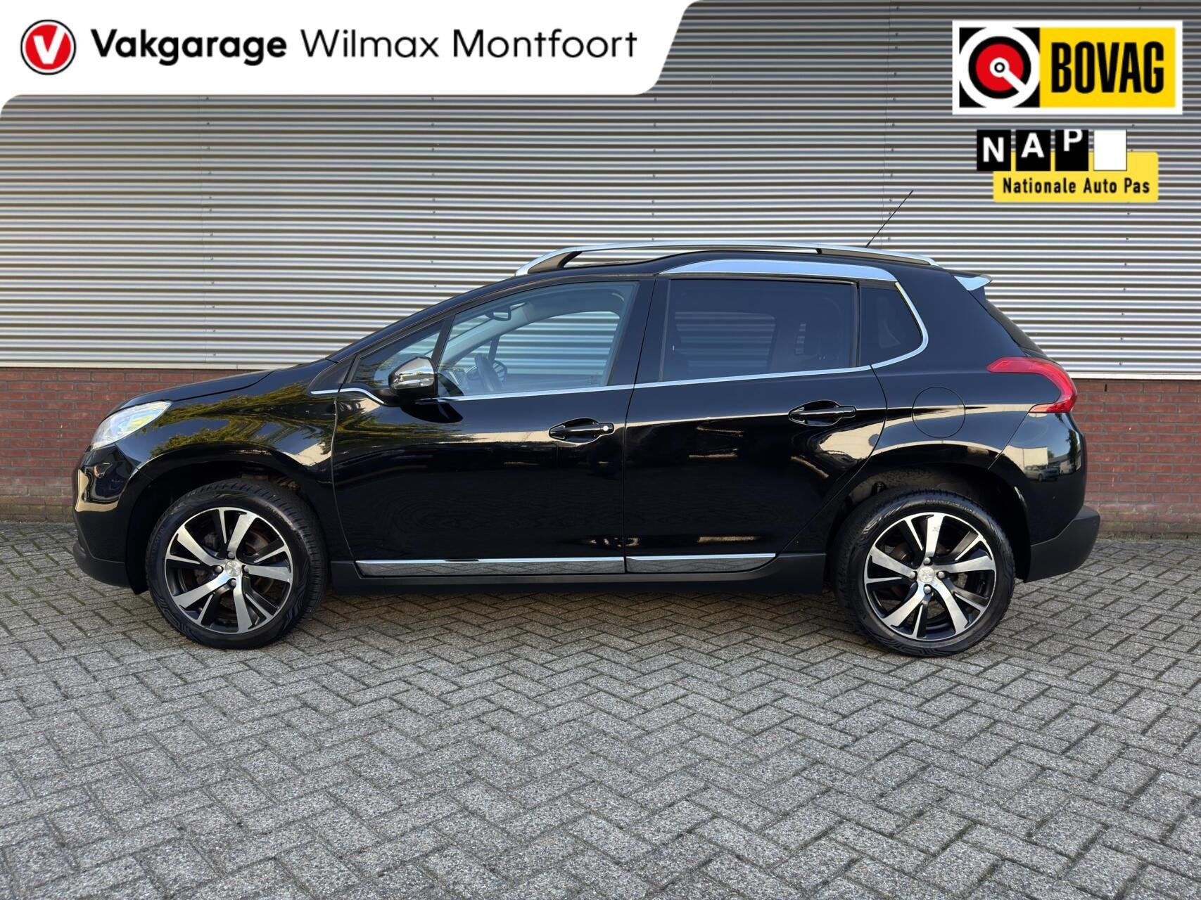 Peugeot 2008 1.6 VTi Féline|Cruise|Trekhaak|PANO|Airco|Navi, Auto's, Voorwielaandrijving, Euro 5, Gebruikt, 4 cilinders