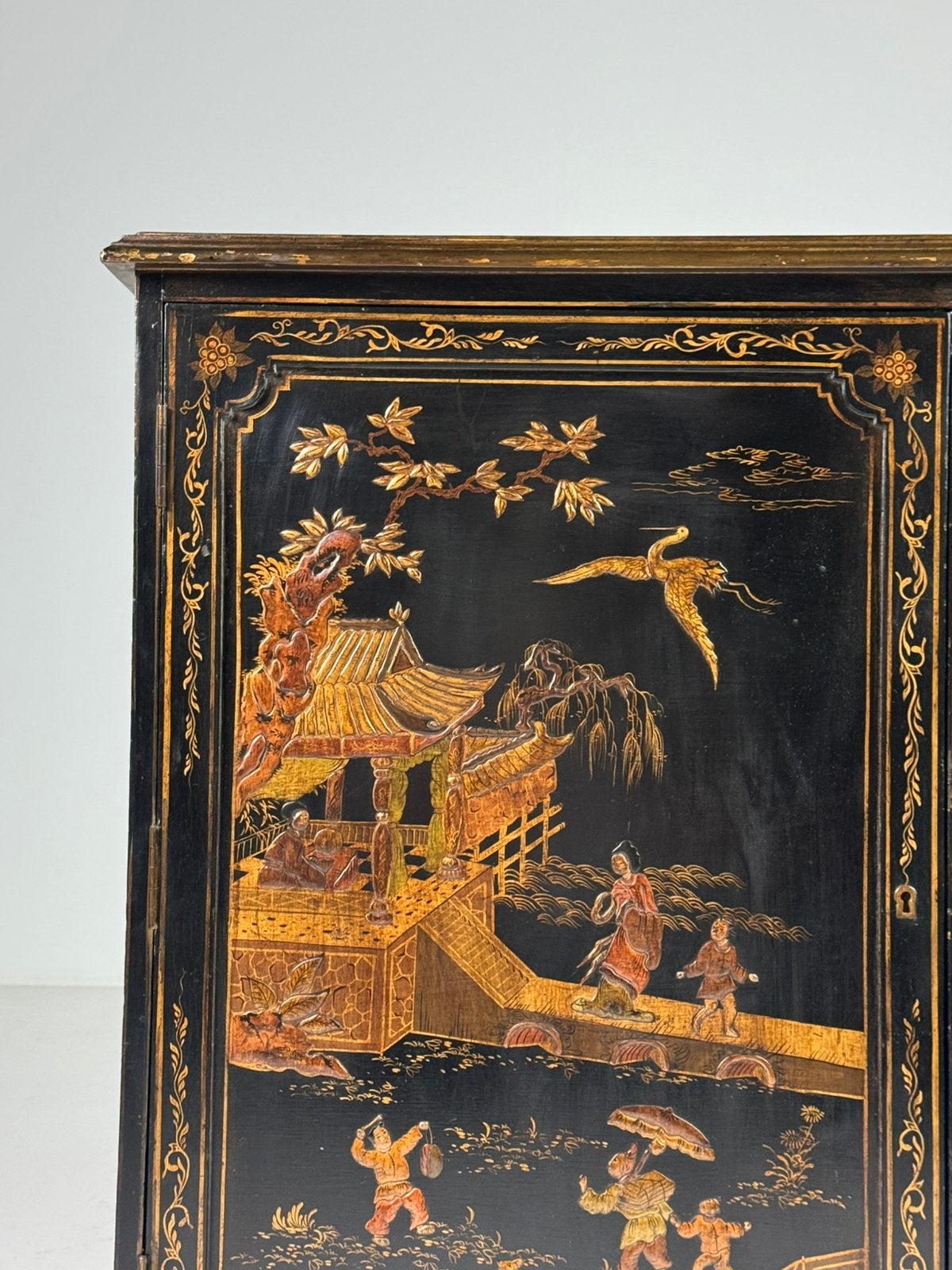 Chinoiserie lakkastje 20e eeuw engels, Ophalen, Gebruikt, 50 tot 100 cm, Minder dan 100 cm