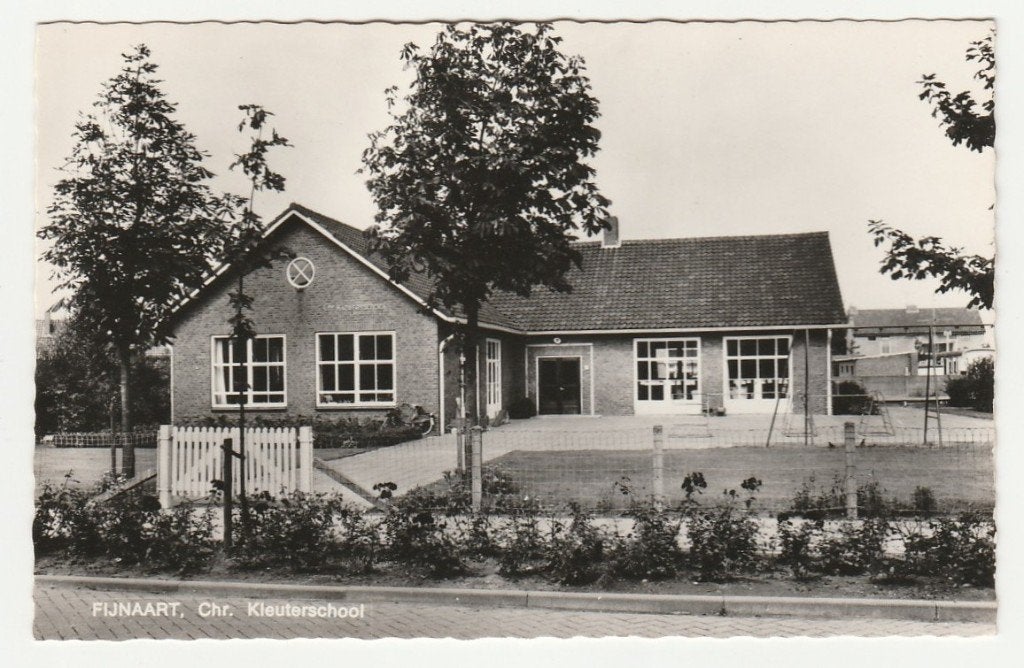 Fijnaart - Chr Kleuterschool, Ophalen of Verzenden, 1960 tot 1980, Ongelopen, Noord-Brabant