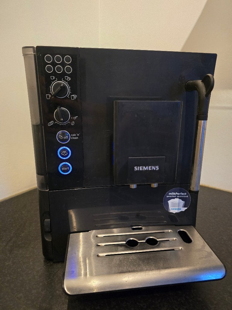 Siemens EQ5 coffee, Witgoed en Apparatuur, Koffiezetapparaten, Ophalen, Gebruikt, Koffiemachine, Koffiebonen