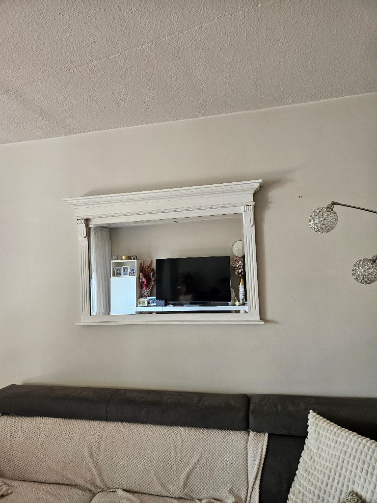 Grote spiegel met sierlijke witte lijst, Ophalen, Gebruikt, 100 tot 125 cm, Minder dan 100 cm