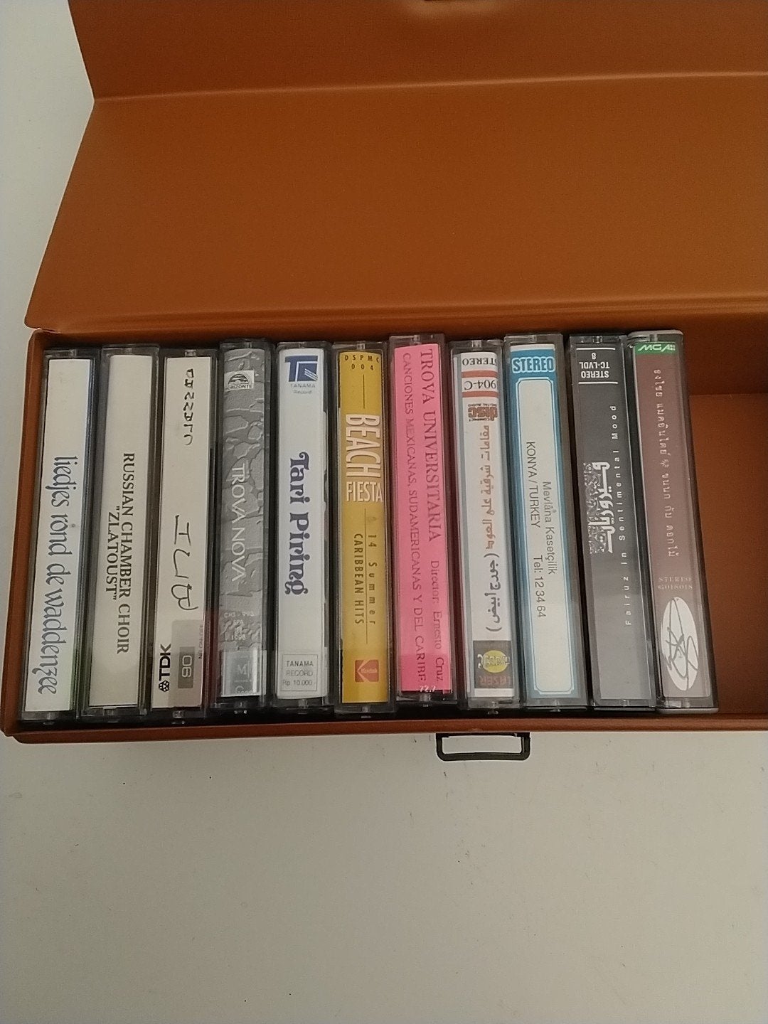 Cassettebandjes collectie met opbergdoos, Gebruikt, 2 t/m 25 bandjes, Ophalen of Verzenden, Voorbespeeld