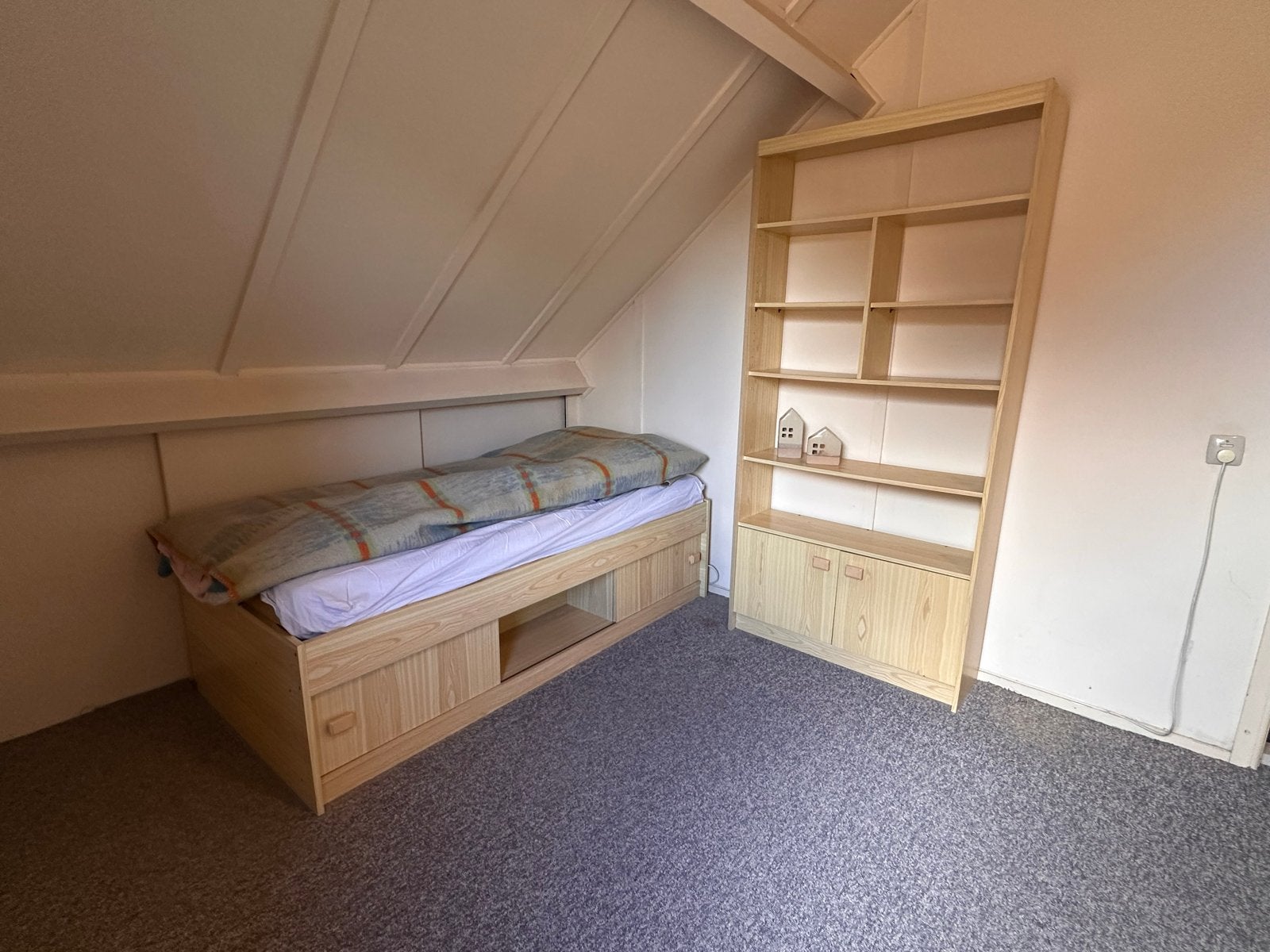 Vintage jaren '70 bed met schuifdeuren en kast, Huis en Inrichting, Ophalen, Gebruikt, Eenpersoons, Beige