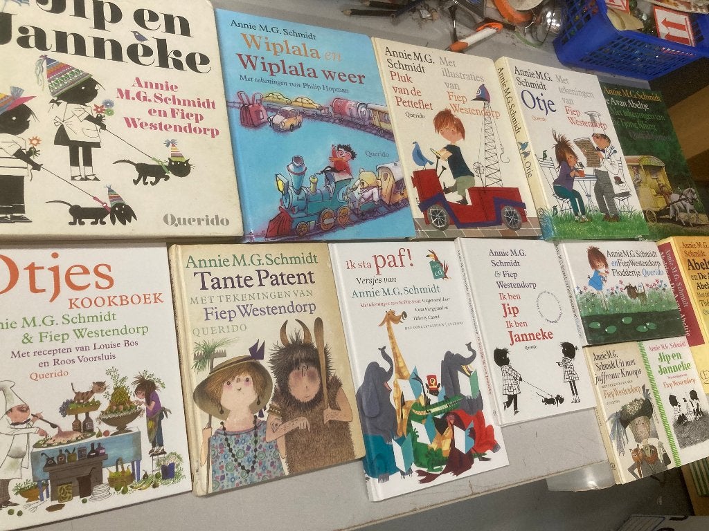 T.K. nog 6 boeken van Annie M. G. Schmidt Jip en Janneke, Ophalen of Verzenden, Gelezen, Annie M.G. Schmidt, Fictie algemeen