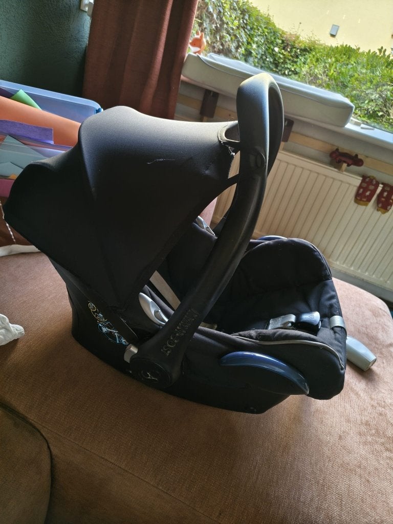 maxi cosi met zonnescherm, verkleiner en adapters, Ophalen, 0 t/m 13 kg, Maxi-Cosi, Gebruikt