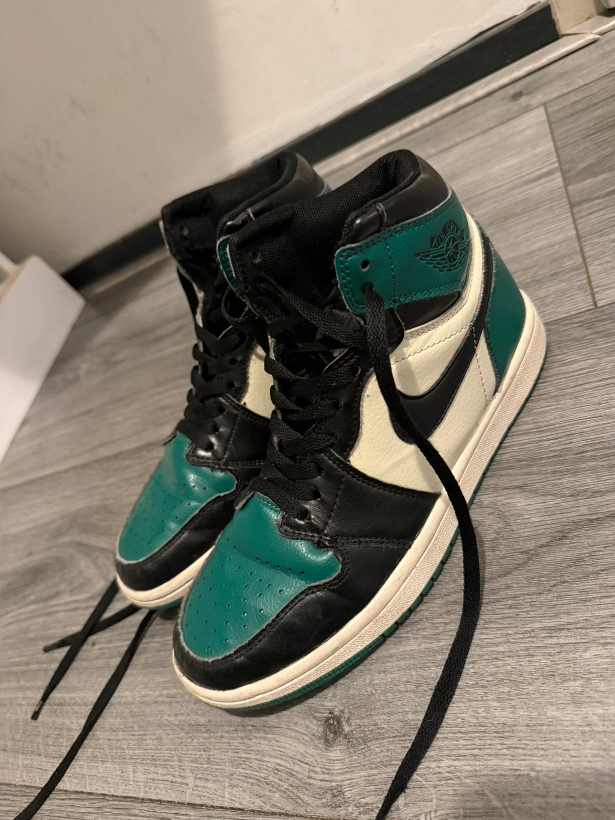 Sneakers Nike Jordan Retro High Maat 40, Ophalen of Verzenden, Overige kleuren