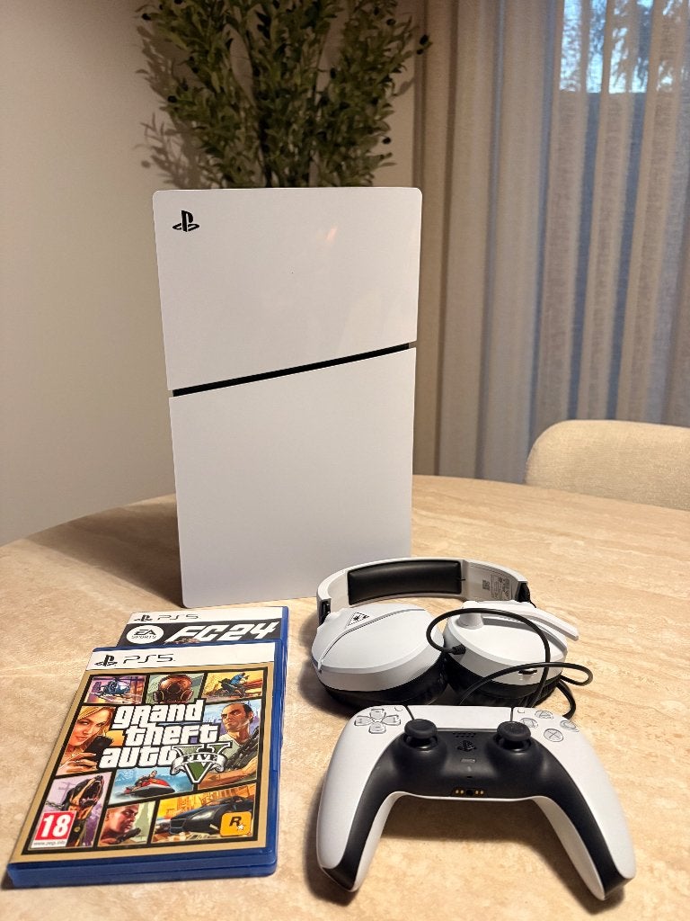 PS5 Slim Disc Edition met FC24, GTA V, controller & headset, Spelcomputers en Games, Spelcomputers | Sony PlayStation 5, Ophalen of Verzenden