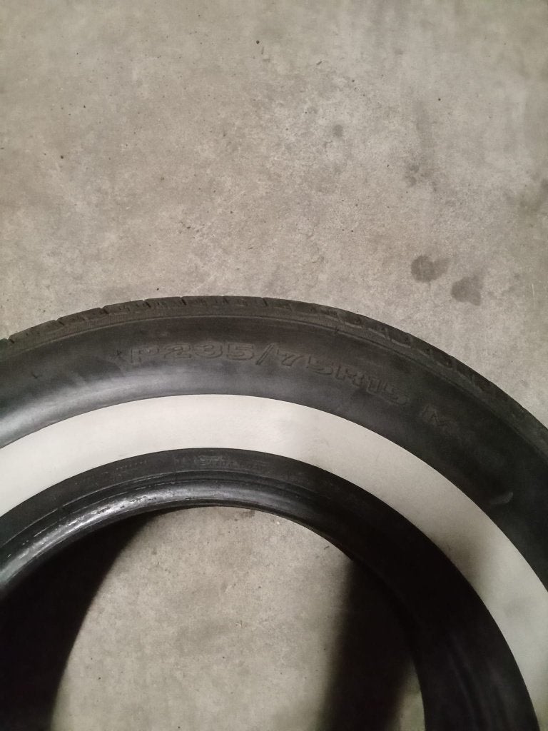 235/75/15 Whitewall M/S Firestone tegen elk aannemelijk bod, Gebruikt, 15 inch, 235 mm, All Season