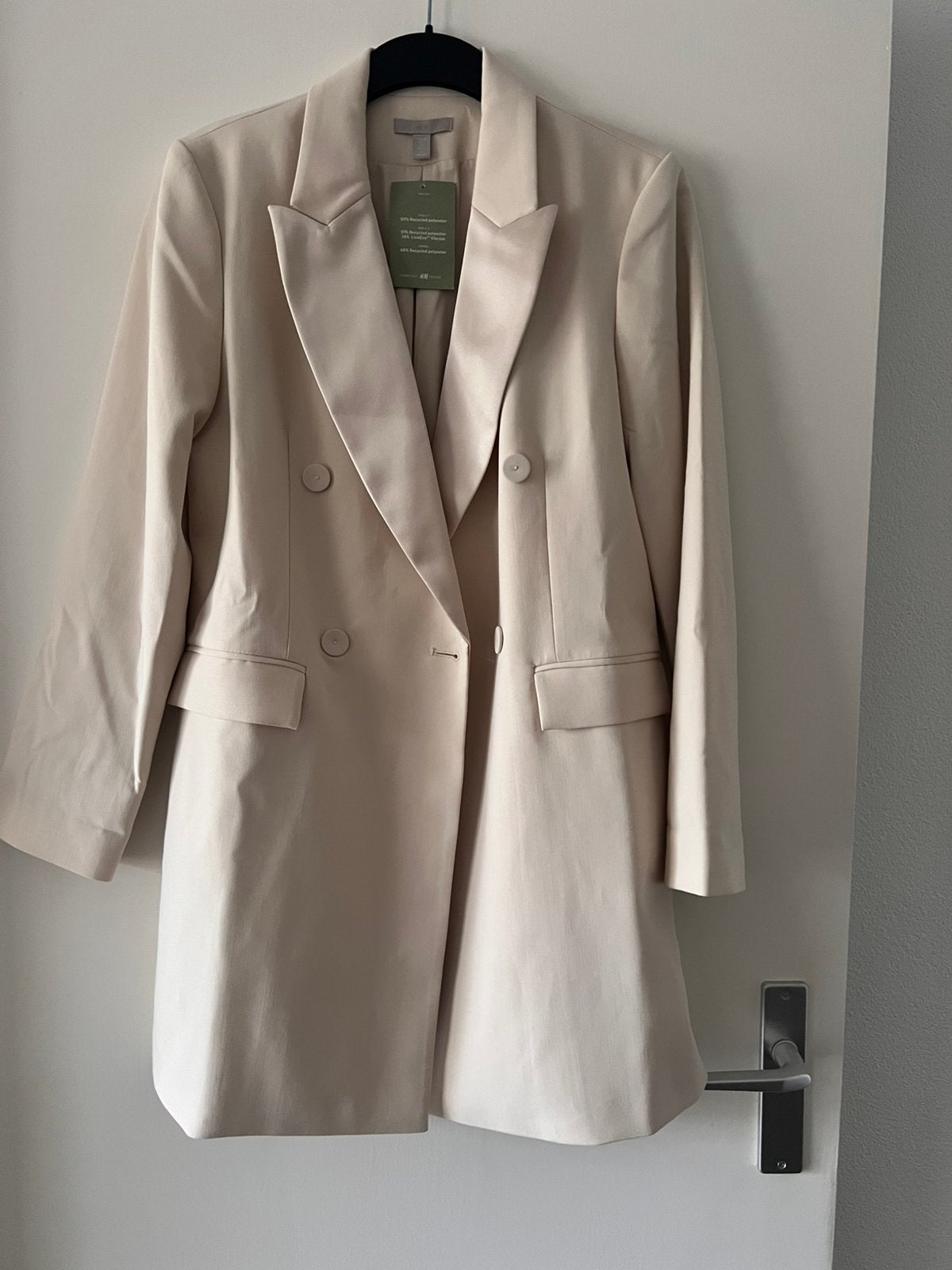 Stijlvolle blazer jurk nog nieuw, Maat 38/40 (M), Beige, Nieuw, Ophalen of Verzenden