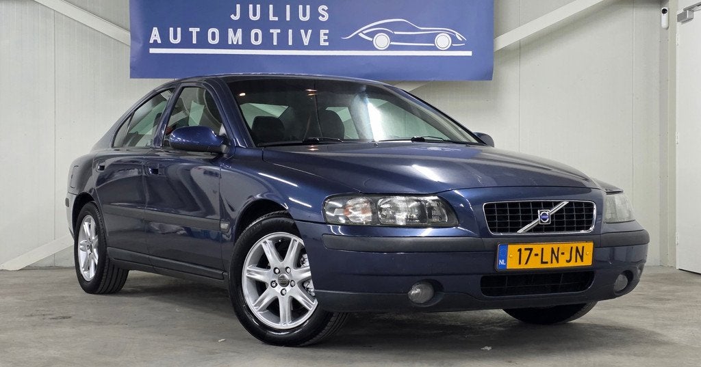 Volvo S60 2.4 Edition APK 04-2027 Trekhaak Garantie Mooi!, Auto's, Volvo, Voorwielaandrijving, Blauw, 1600 kg, Blauw